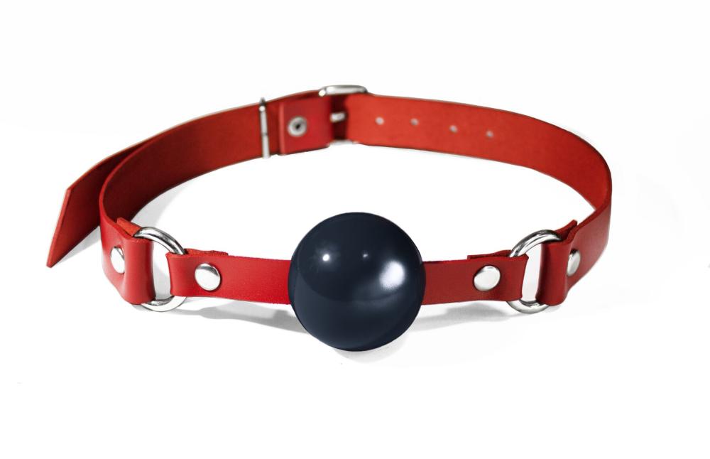 SO8268 Кляп силіконовий Feral Feelings Silicon Ball Gag Red/Black, червоний ремінець, чорна кулька