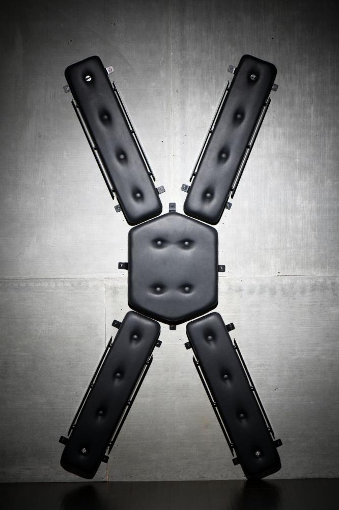 SO8802 Андріївський хрест Master Series St. Andrew's Cross, кріпиться на стіну