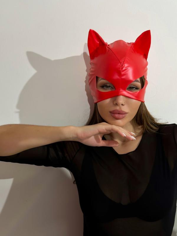 SO7517 Лакированная маска "Кошка" D&A красная